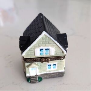 Rare Pampered Chef 2004 Heritage Home Trinket Box